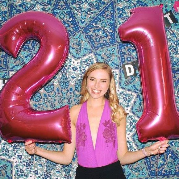 Meet your Posher, Carly - Picture 1 of 1